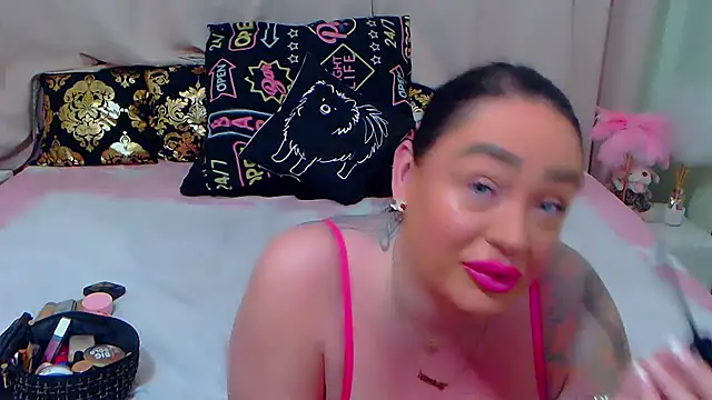 Snapshot of BustyVicky chatting on 02.10.25 BustyVicky online show from 02.10.25