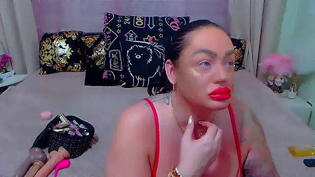 Snapshot of BustyVicky chatting on 02.25.25 BustyVicky online show from 02.25.25