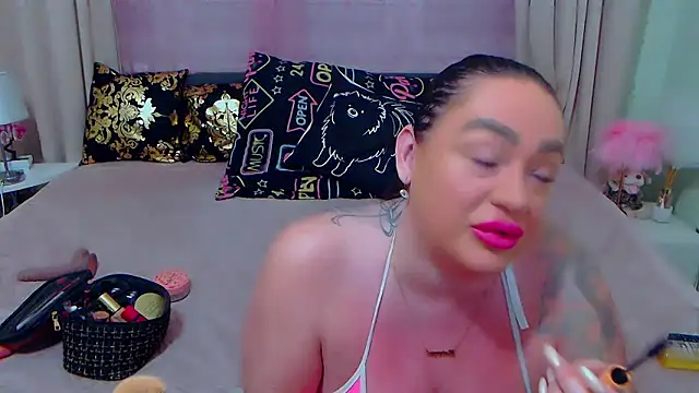 Snapshot of BustyVicky chatting on 02.28.25 BustyVicky online show from 02.28.25