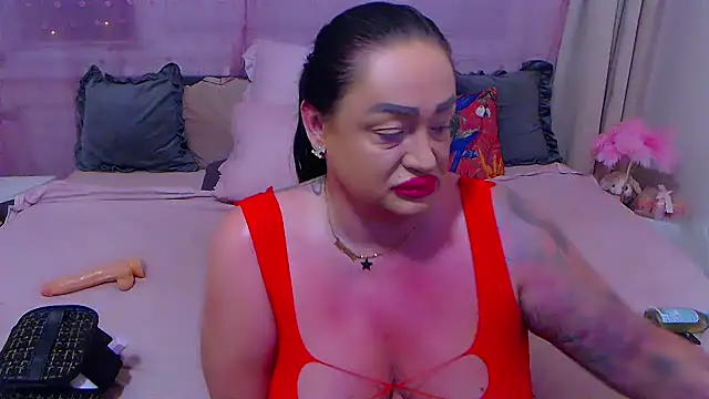 Snapshot of BustyVicky chatting on 09.21.25 BustyVicky online show from 09.21.25