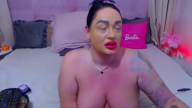 Snapshot of BustyVicky chatting on 10.01.25 BustyVicky online show from 10.01.25