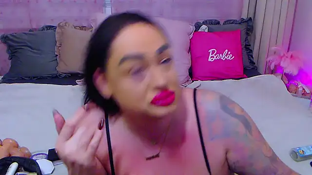 Snapshot of BustyVicky chatting on 10.10.25 BustyVicky online show from 10.10.25