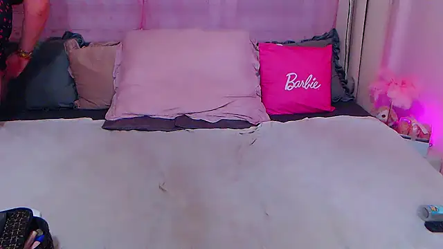 Snapshot of BustyVicky chatting on 10.11.25 BustyVicky online show from 10.11.25
