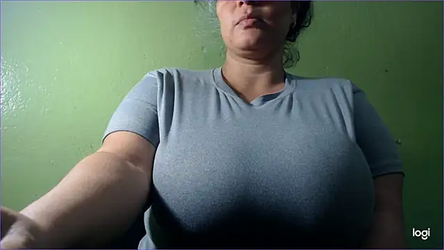 Snapshot of Kosem4 chatting on 02.23.25 Kosem4 online show from 02.23.25