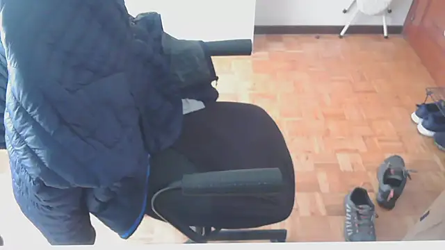 mikeyhotbear online show from 11.04.25