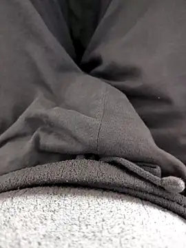 Snapshot of Elixire1 chatting on 11.18.25 Elixire1 online show from 11.18.25