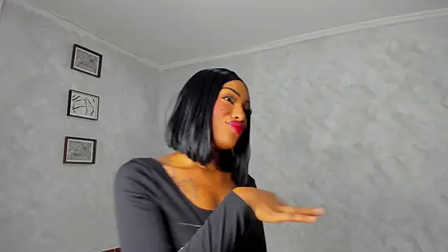 Snapshot of Emattaylor chatting on 12.15.25 Emattaylor online show from 12.15.25