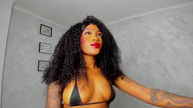 Snapshot of Emattaylor chatting on 01.12.26 Emattaylor online show from 01.12.26