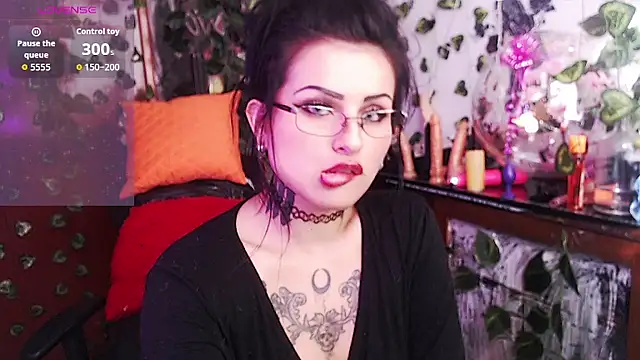 Snapshot of demon_ssofy chatting on 05.19.26 demon ssofy online show from 05.19.26