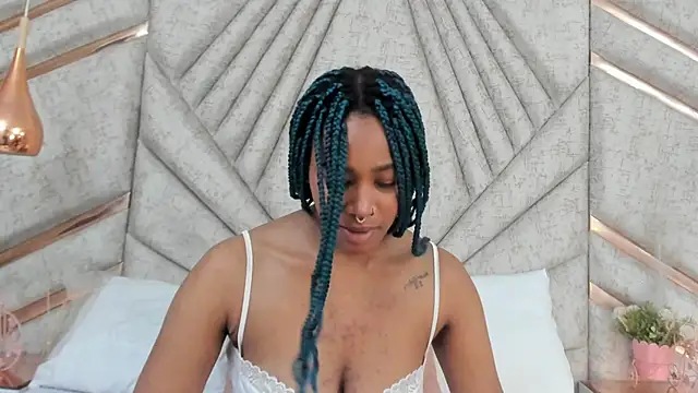 Snapshot of AgataRinaldi chatting on 02.11.25 AgataRinaldi online show from 02.11.25