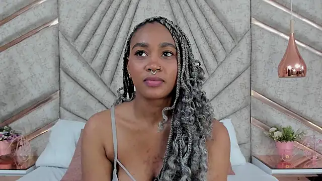 Snapshot of AgataRinaldi chatting on 02.28.25 AgataRinaldi online show from 02.28.25