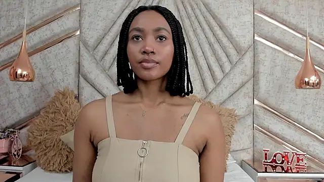 Snapshot of AgataRinaldi chatting on 10.20.25 AgataRinaldi online show from 10.20.25