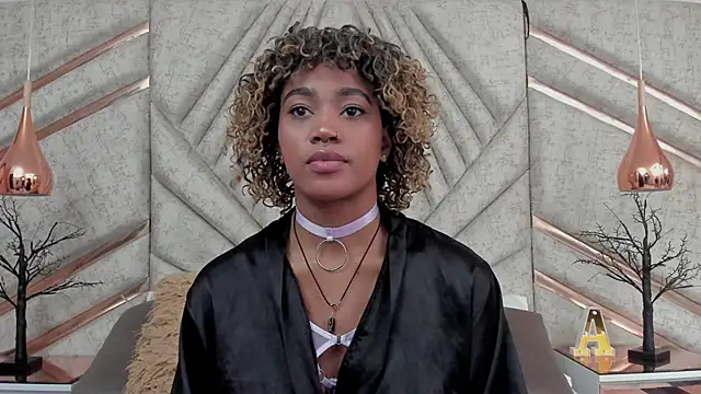 Snapshot of AgataRinaldi chatting on 11.23.25 AgataRinaldi online show from 11.23.25