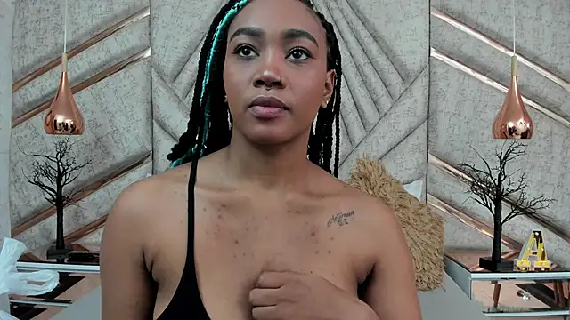 Snapshot of AgataRinaldi chatting on 12.04.25 AgataRinaldi online show from 12.04.25