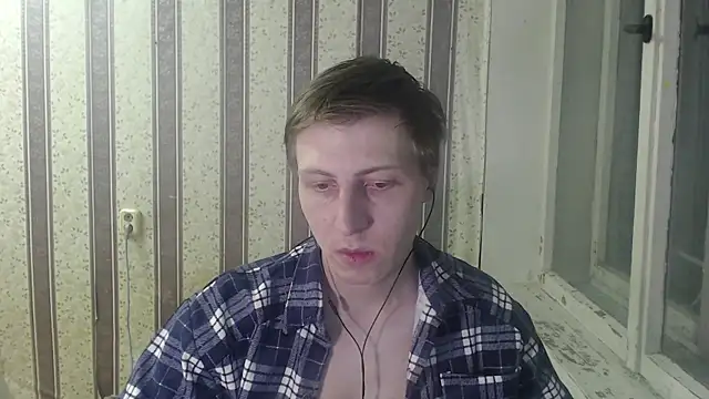 Snapshot of darienlarge chatting on 01.18.25 darienlarge online show from 01.18.25