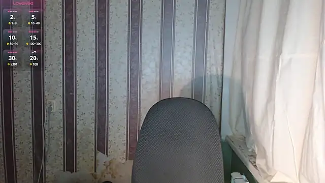 Snapshot of darienlarge chatting on 02.27.25 darienlarge online show from 02.27.25