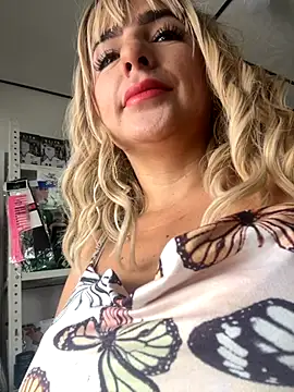 Snapshot of sammyqueenx21 chatting on 10.03.25 sammyqueenx21 online show from 10.03.25