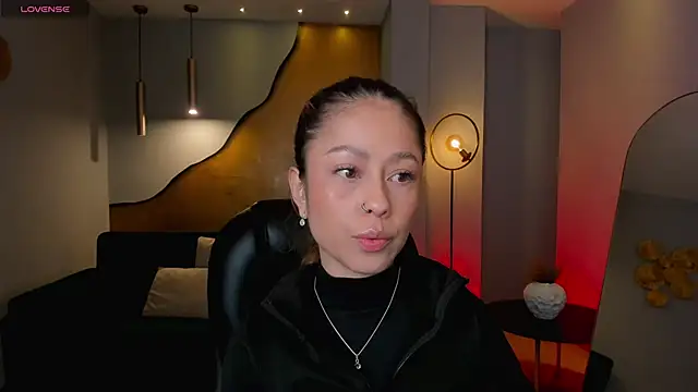 ErikaBenz  online show from 02.10.25