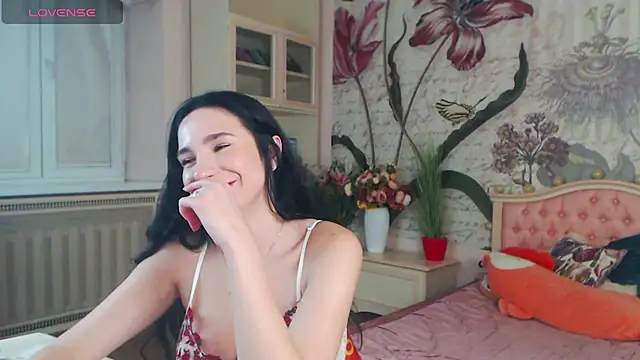 AliciaBow online show from 12.17.24