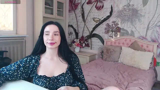 AliciaBow online show from 10.30.25