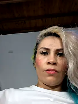 Snapshot of shelby_kutter chatting on 11.21.25 shelby kutter online show from 11.21.25