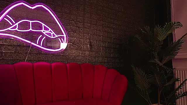 ScarlettQuate online show from 03.18.25