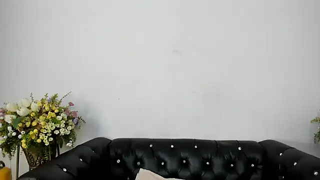 Snapshot of SSCARLETH_ chatting on 04.21.26 SSCARLETH online show from 04.21.26