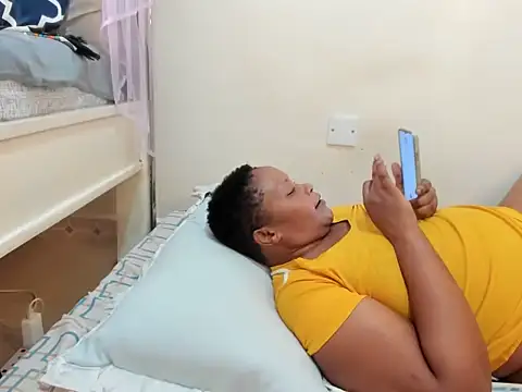 Snapshot of bigbooty29 chatting on 03.21.25 bigbooty29 online show from 03.21.25