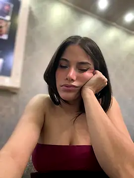 Snapshot of _Eurekaa_ chatting on 11.13.25 Eurekaa online show from 11.13.25