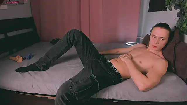 NigelStriker online show from 02.26.25