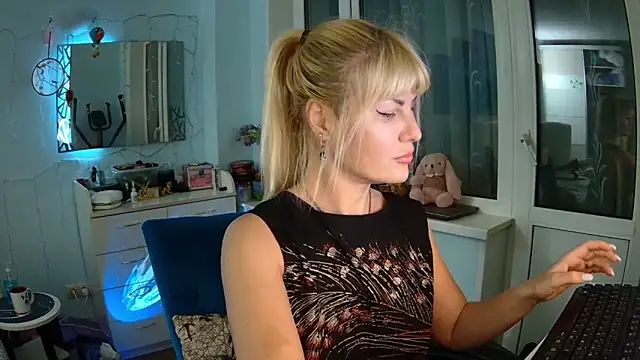 GlamSquirt online show from 03.11.25