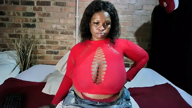 Snapshot of DIRTIENASTY chatting on 02.14.26 DIRTIENASTY online show from 02.14.26