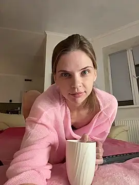 LeyaJohnson online show from 11.25.25