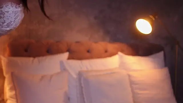 Snapshot of AngelaFay chatting on 12.02.24 AngelaFay online show from 12.02.24