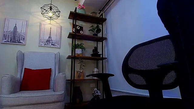 Snapshot of Sassy--Girl chatting on 02.18.26 Sassy--Girl online show from 02.18.26