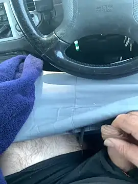 Snapshot of hairysmallcockguy chatting on 02.18.25 hairysmallcockguy online show from 02.18.25