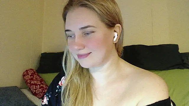 mmmPinUpGirl online show from 10.28.25