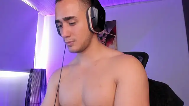 Snapshot of AlexRivera6 chatting on 12.24.24 AlexRivera6 online show from 12.24.24