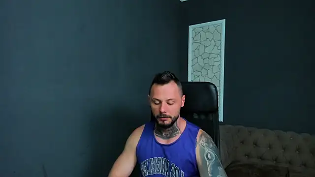 Snapshot of BrianHunts chatting on 05.18.26 BrianHunts online show from 05.18.26