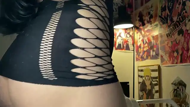 Snapshot of xSelena chatting on 09.19.25 xSelena online show from 09.19.25