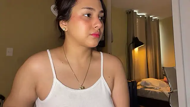 Snapshot of xSelena chatting on 01.11.26 xSelena online show from 01.11.26