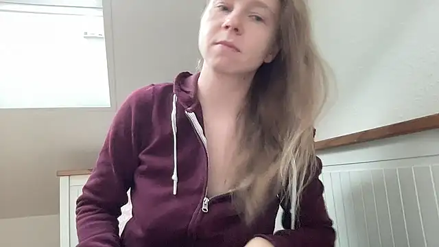 Snapshot of SweetLucy96 chatting on 12.22.24 SweetLucy96 online show from 12.22.24