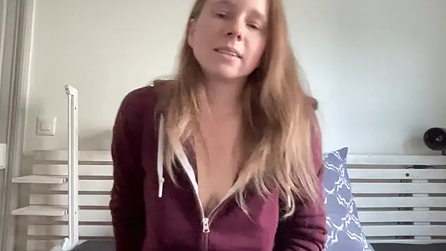 Snapshot of SweetLucy96 chatting on 12.24.24 SweetLucy96 online show from 12.24.24