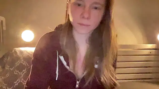 Snapshot of SweetLucy96 chatting on 12.26.24 SweetLucy96 online show from 12.26.24