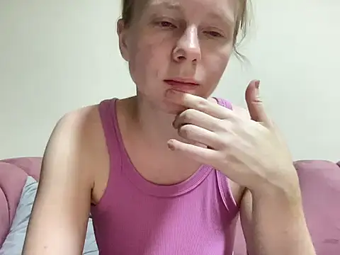 Snapshot of SweetLucy96 chatting on 09.08.25 SweetLucy96 online show from 09.08.25