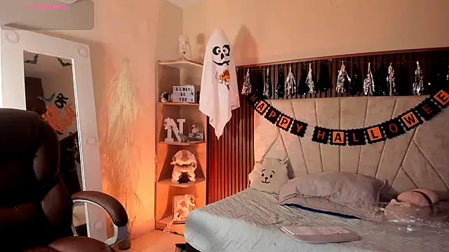  Niah  online show from 10.31.25