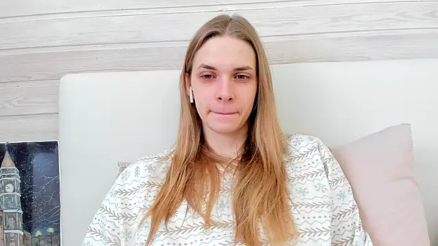 molly hunt  online show from 02.26.25