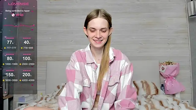 molly hunt  online show from 03.08.25