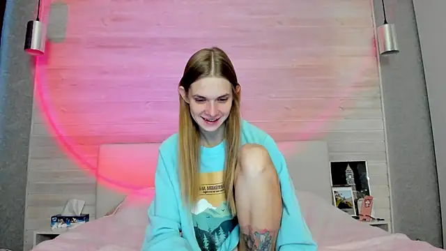 molly hunt  online show from 12.05.25