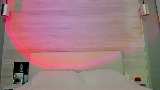 molly hunt  online show from 03.03.26